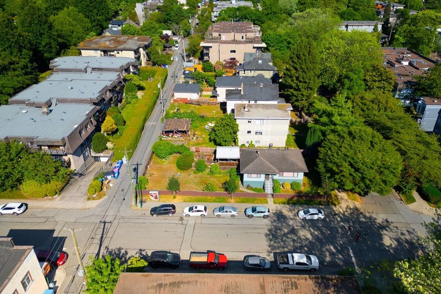 106 N Templeton Drive Vancouver, BC - 2