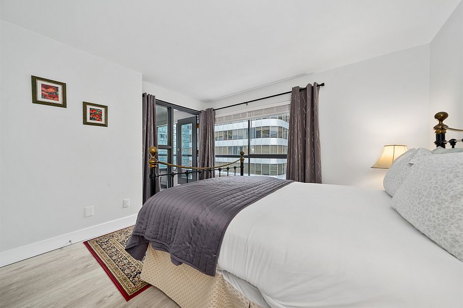 1403 1060 Alberni Street Vancouver, BC - 3