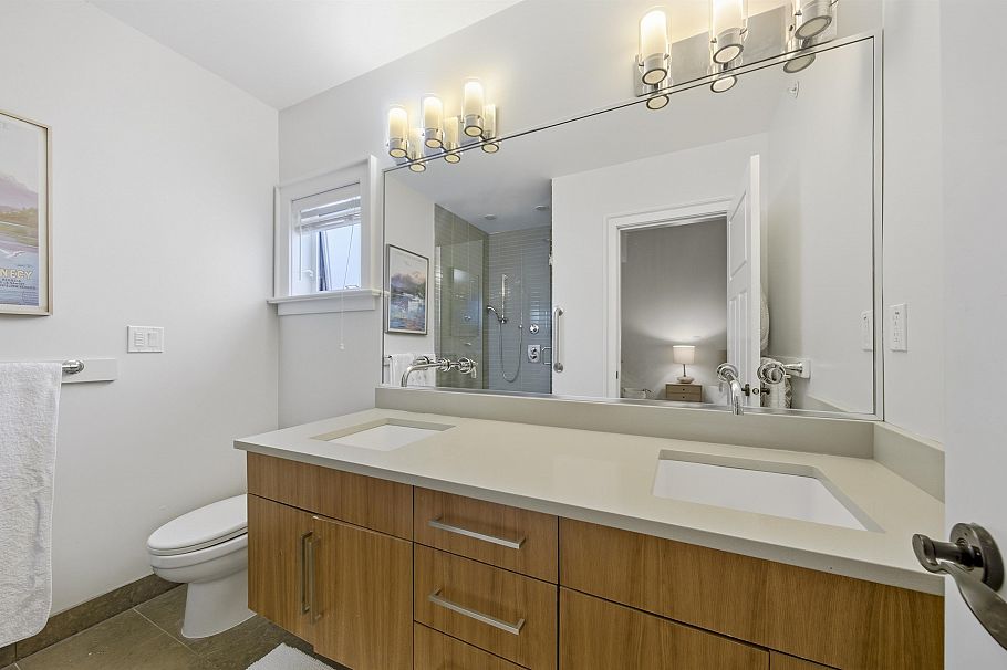 2436 W 8th Avenue Vancouver, BC - 29