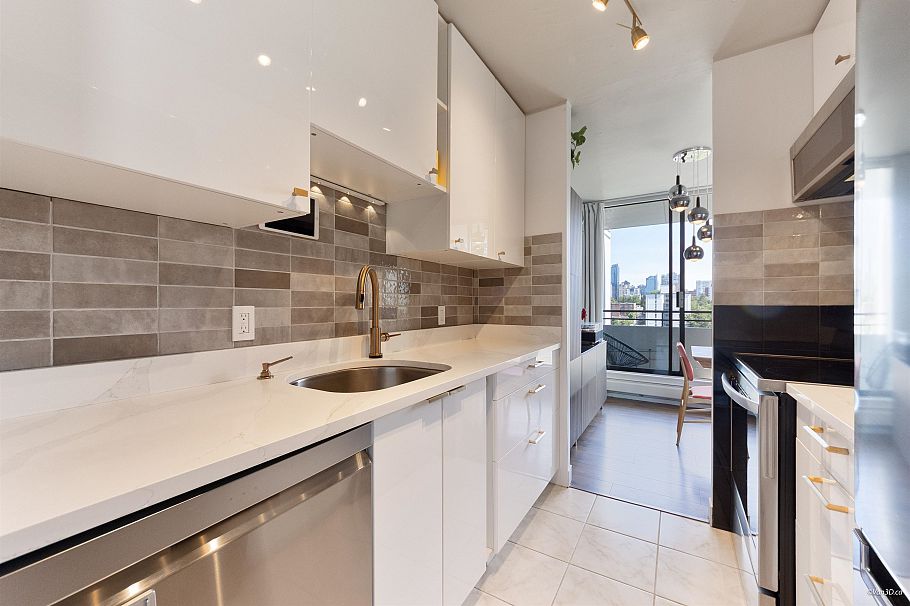 1501 1725 Pendrell Street Vancouver, BC - 4