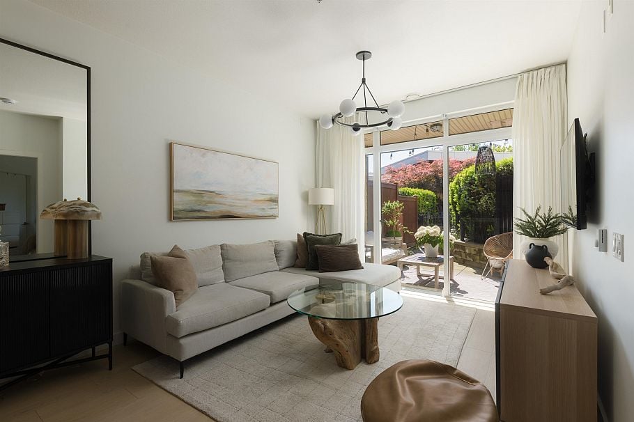 106 3205 Mountain Highway North Vancouver, BC - 3