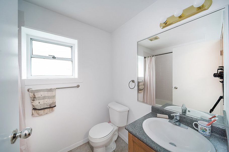 3063 Rosemont Drive Vancouver, BC - 4