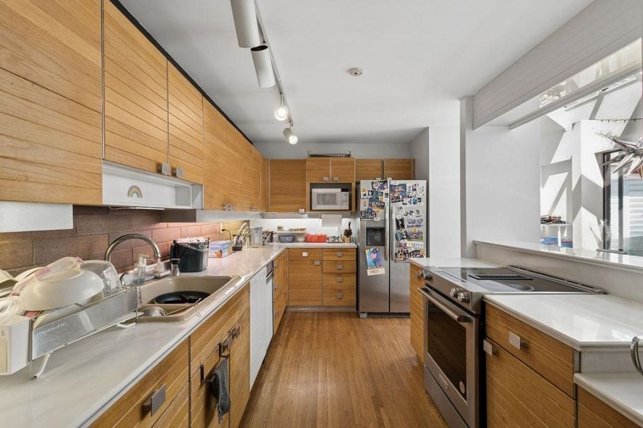 406 Greensboro Place Vancouver, BC - 1