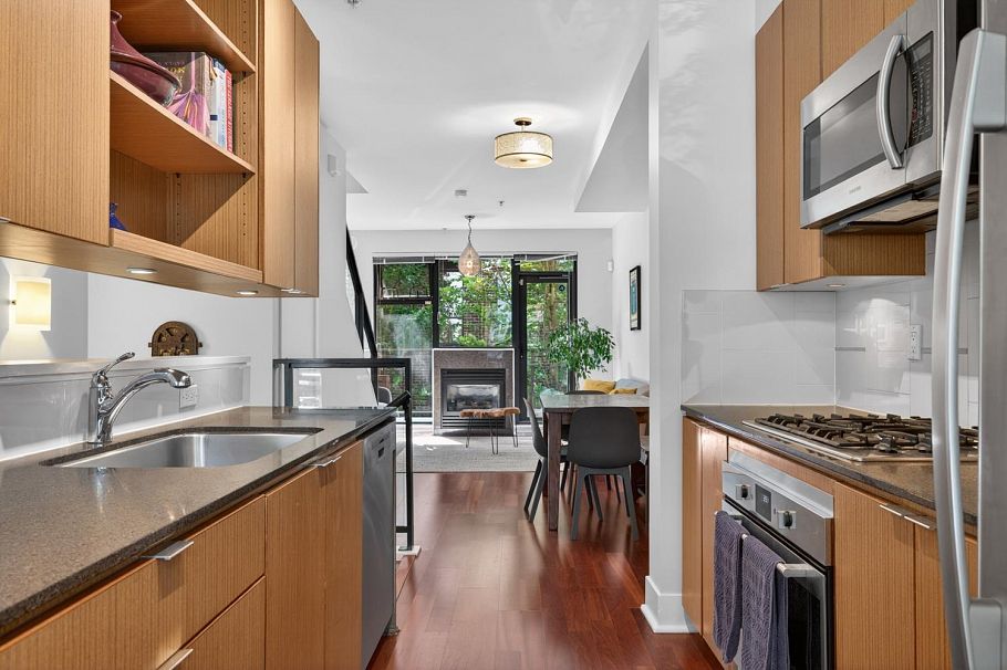 3683 Commercial Street Vancouver, BC - 13