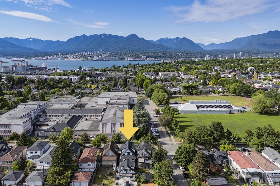 2168 Adanac Street Vancouver, BC - 22