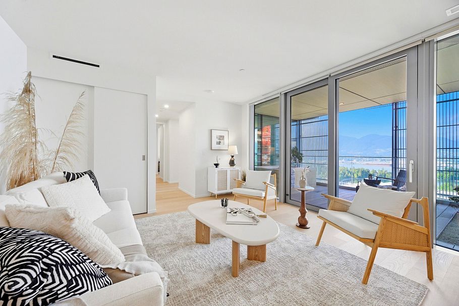 3202 1568 Alberni Street Vancouver, BC - 1