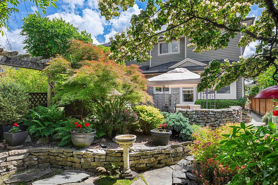 326 E 12th Street North Vancouver, BC - 24