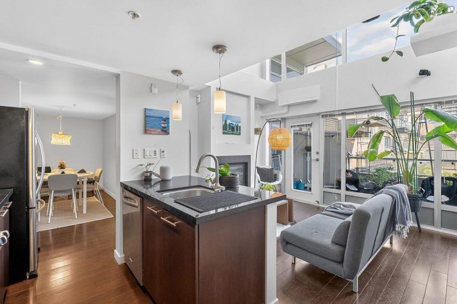 PH1 1288 Chesterfield Avenue North Vancouver, BC - 2