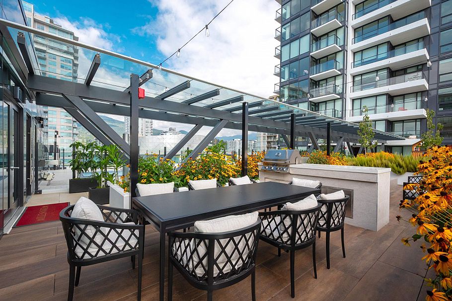 135 E 13th Street North Vancouver, BC - 3