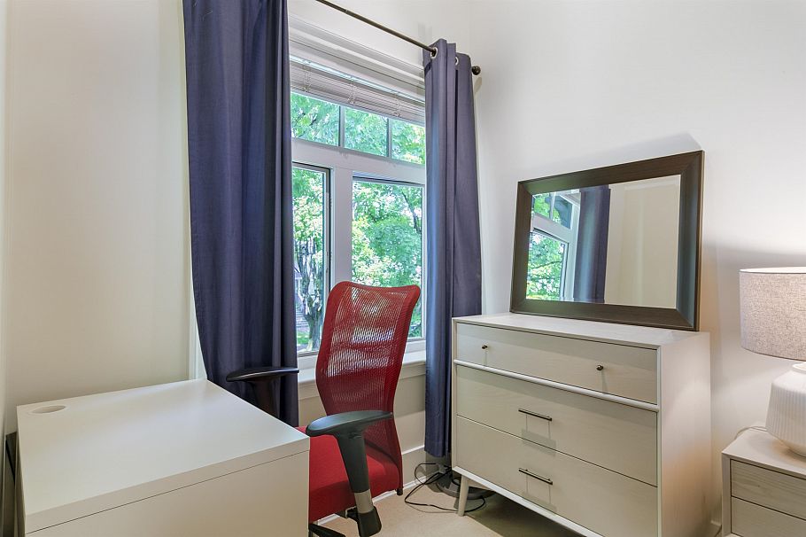 2436 W 8th Avenue Vancouver, BC - 31