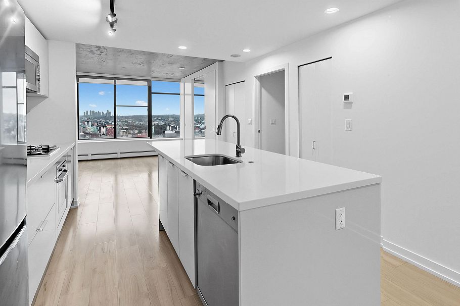 2702 108 W Cordova Street Vancouver, BC - 4