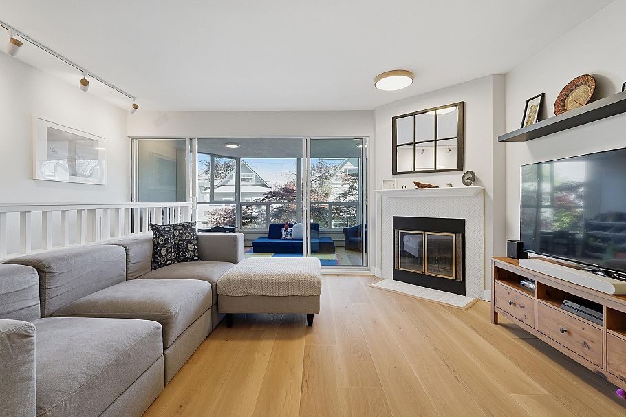 1284 W 8th Avenue Vancouver, BC - 10