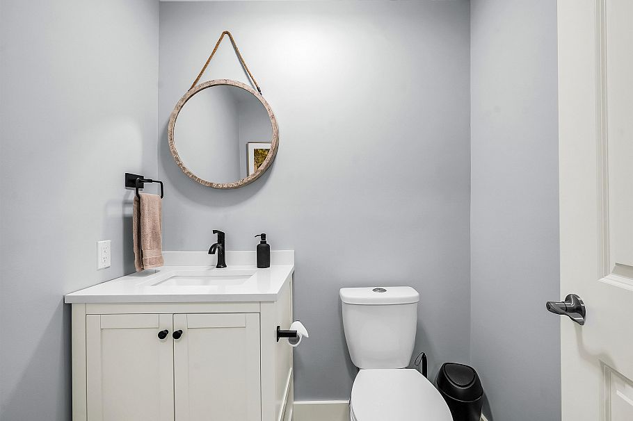938 Beaumont Drive North Vancouver, BC - 30