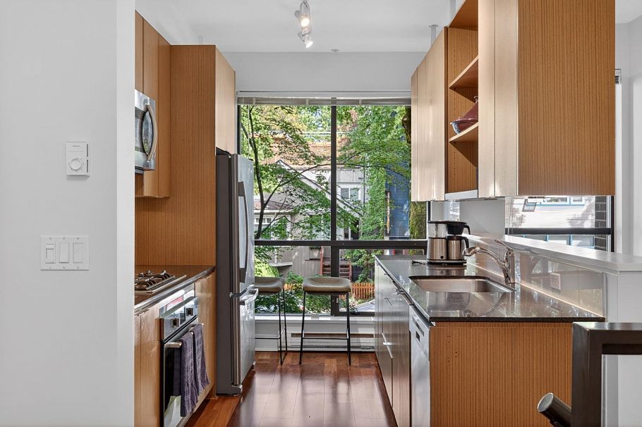 3683 Commercial Street Vancouver, BC - 10