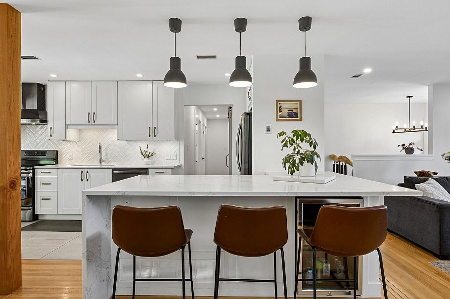 1214 Eastview Road North Vancouver, BC - 9