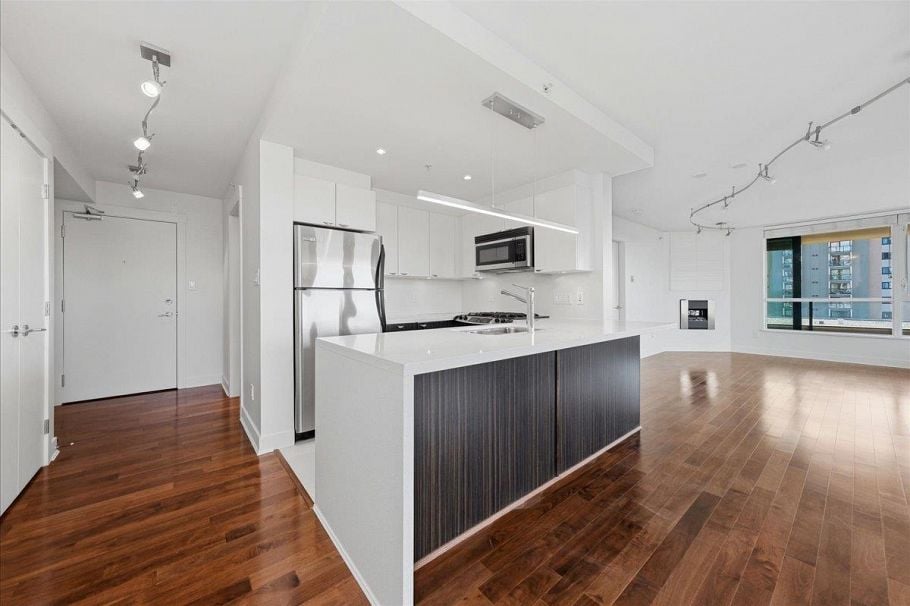 709 160 W 3rd Street North Vancouver, BC - 19