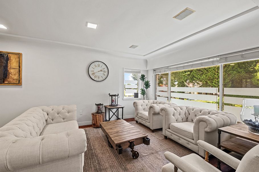 2808 Eastern Avenue North Vancouver, BC - 2