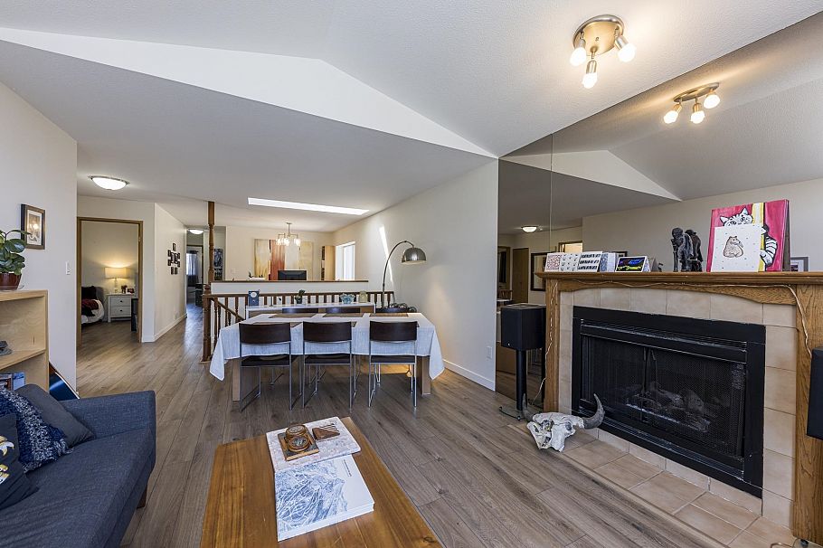239 E 20th Street North Vancouver, BC - 5