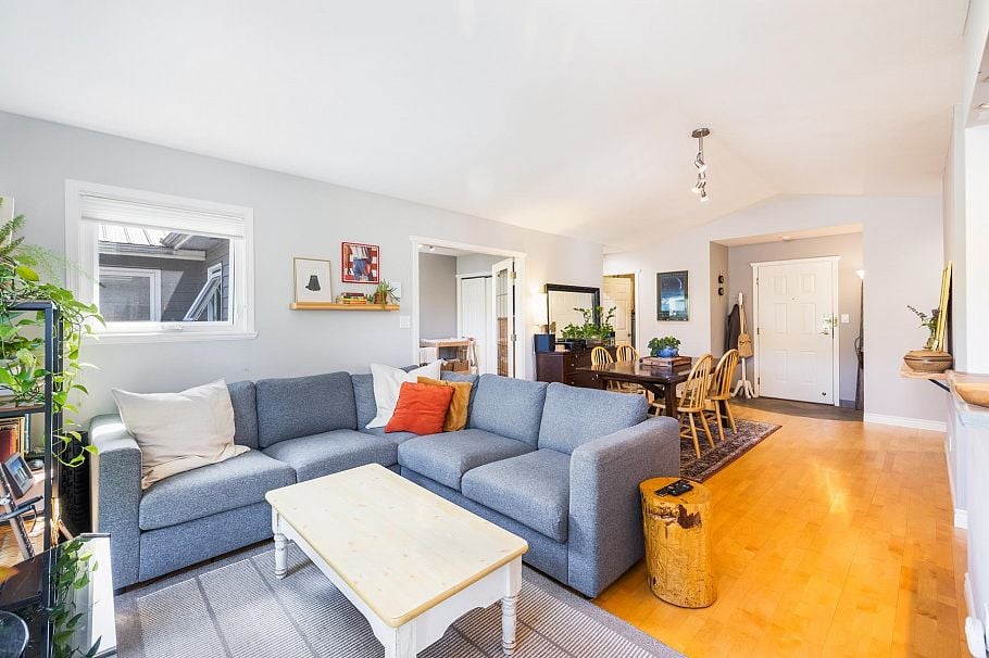 303 1528 Bowser Avenue North Vancouver, BC - 11