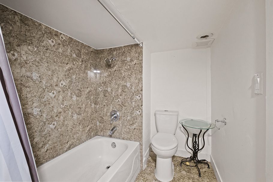 2808 Eastern Avenue North Vancouver, BC - 24