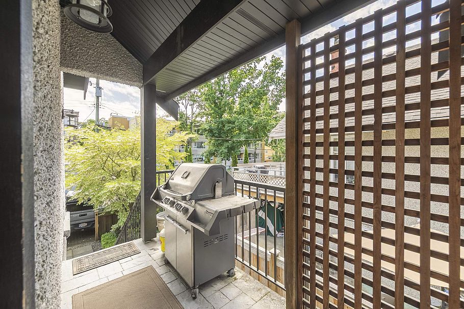 2436 W 8th Avenue Vancouver, BC - 34
