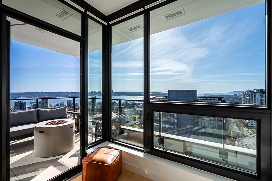 135 E 13th Street North Vancouver, BC - 12