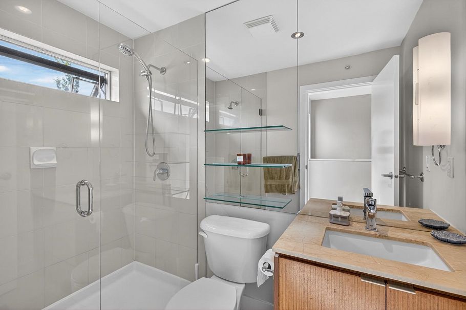 3683 Commercial Street Vancouver, BC - 32