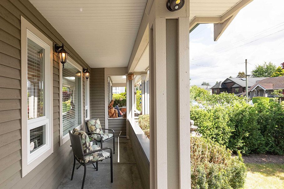 326 E 12th Street North Vancouver, BC - 30