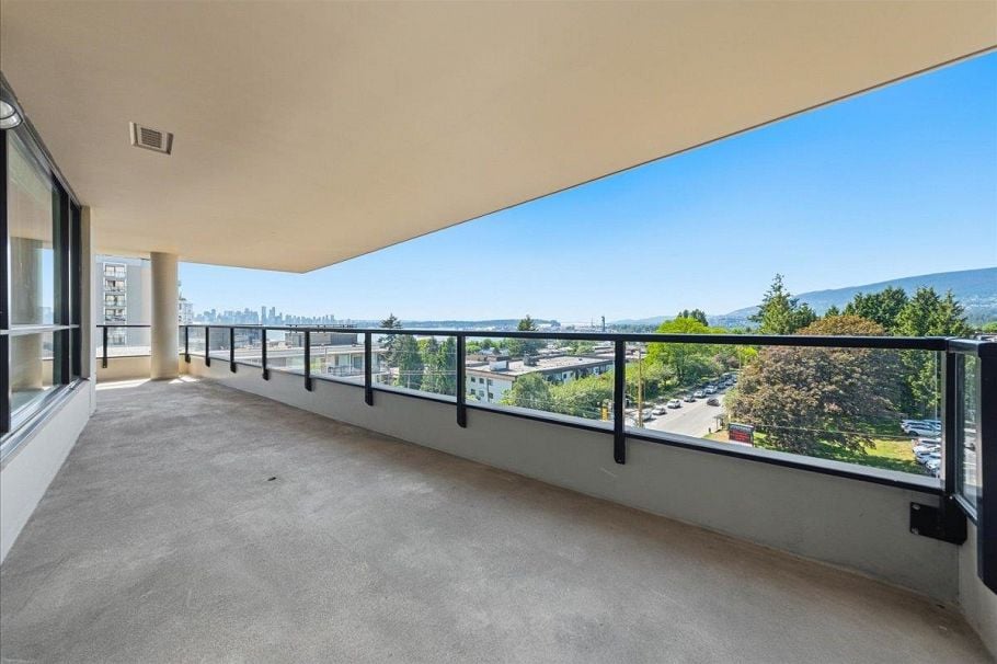 709 160 W 3rd Street North Vancouver, BC - 2