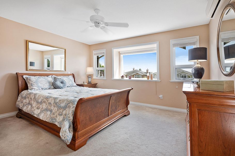 326 E 12th Street North Vancouver, BC - 10