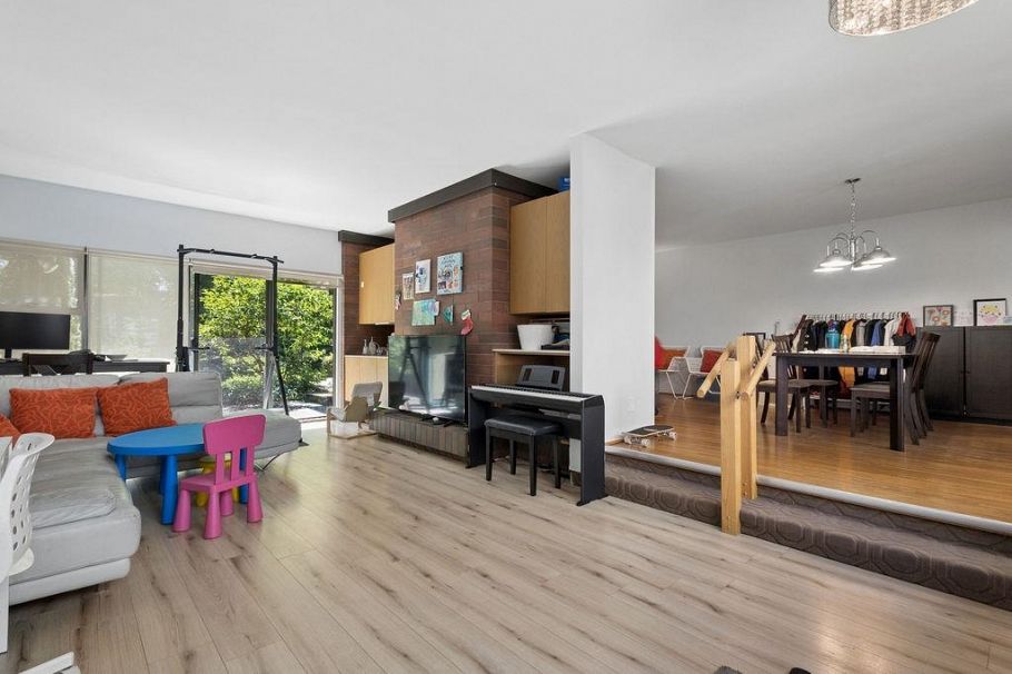 406 Greensboro Place Vancouver, BC - 4