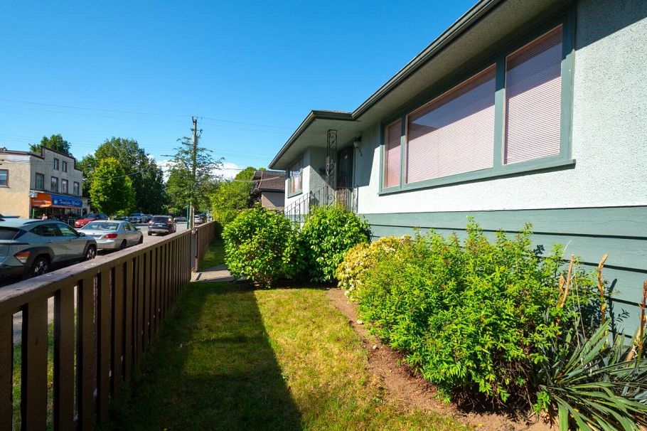 106 N Templeton Drive Vancouver, BC - 10