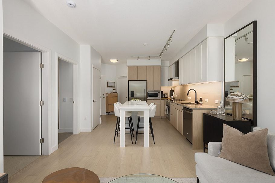 106 3205 Mountain Highway North Vancouver, BC - 9