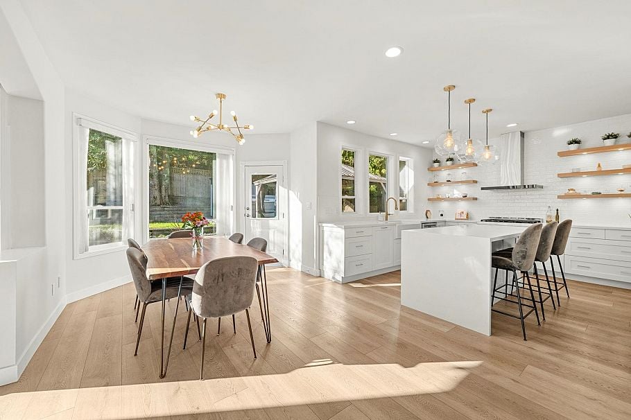 1725 Orkney Place North Vancouver, BC - 8