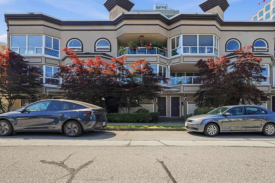 1284 W 8th Avenue Vancouver, BC - 1