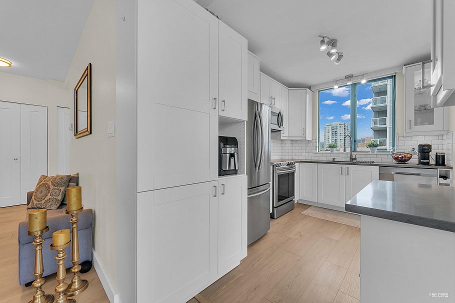 801 140 E 14 Street North Vancouver, BC - 12