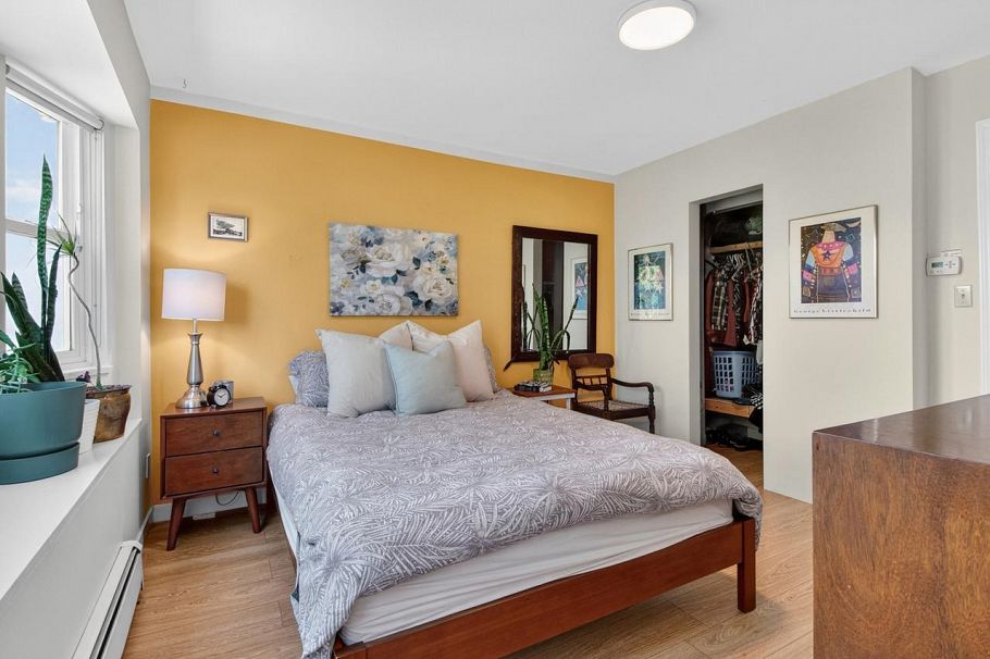 2128 Adanac Street Vancouver, BC - 17