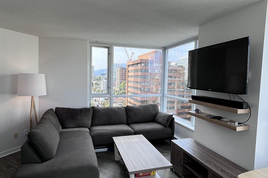 1602 1212 Howe Street Vancouver, BC - 2