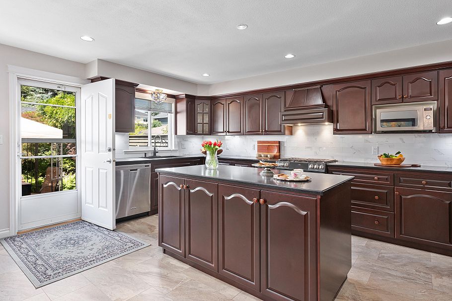 326 E 12th Street North Vancouver, BC - 7
