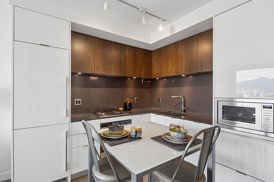 604 209 E 7th Avenue Vancouver, BC - 9