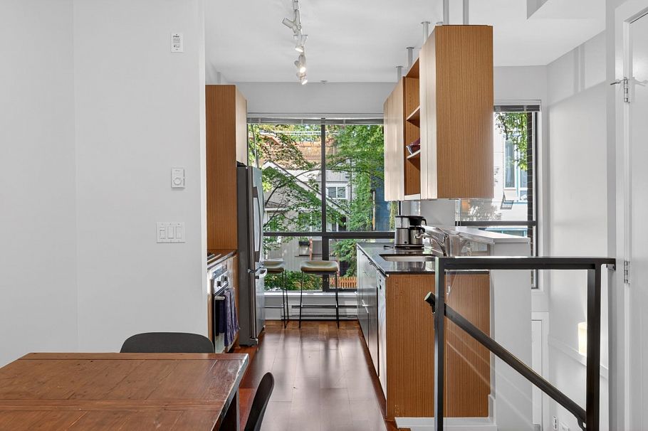 3683 Commercial Street Vancouver, BC - 9
