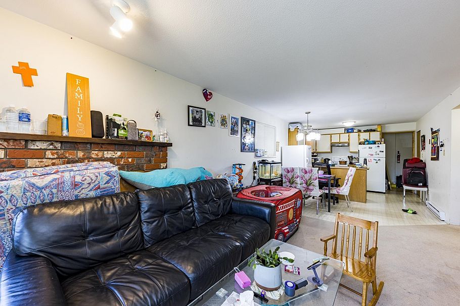 239 E 20th Street North Vancouver, BC - 28