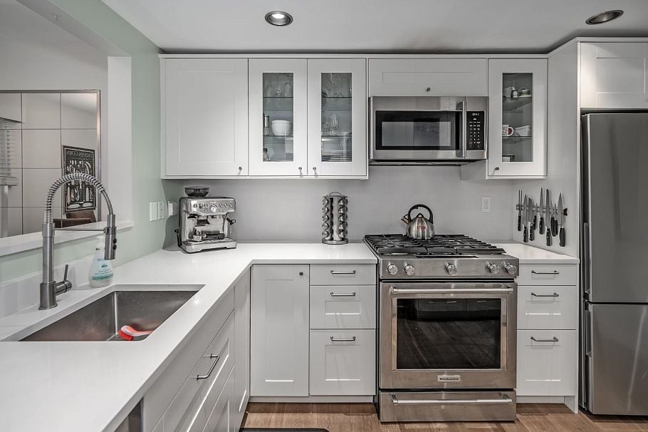 2413 W 5th Avenue Vancouver, BC - 10