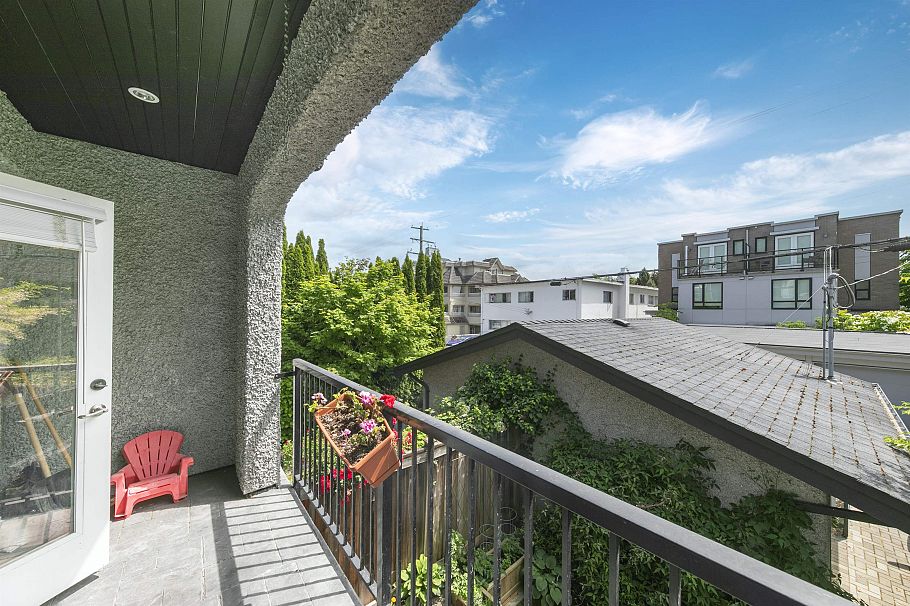 2436 W 8th Avenue Vancouver, BC - 21
