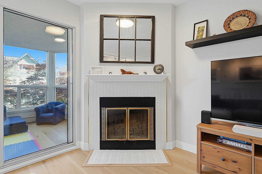 1284 W 8th Avenue Vancouver, BC - 12