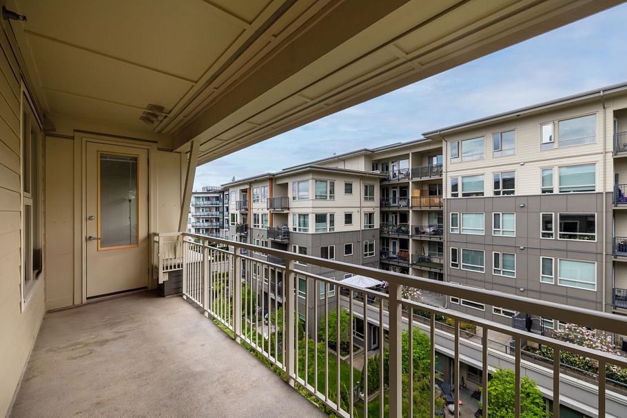 515 2665 Mountain Highway North Vancouver, BC - 18