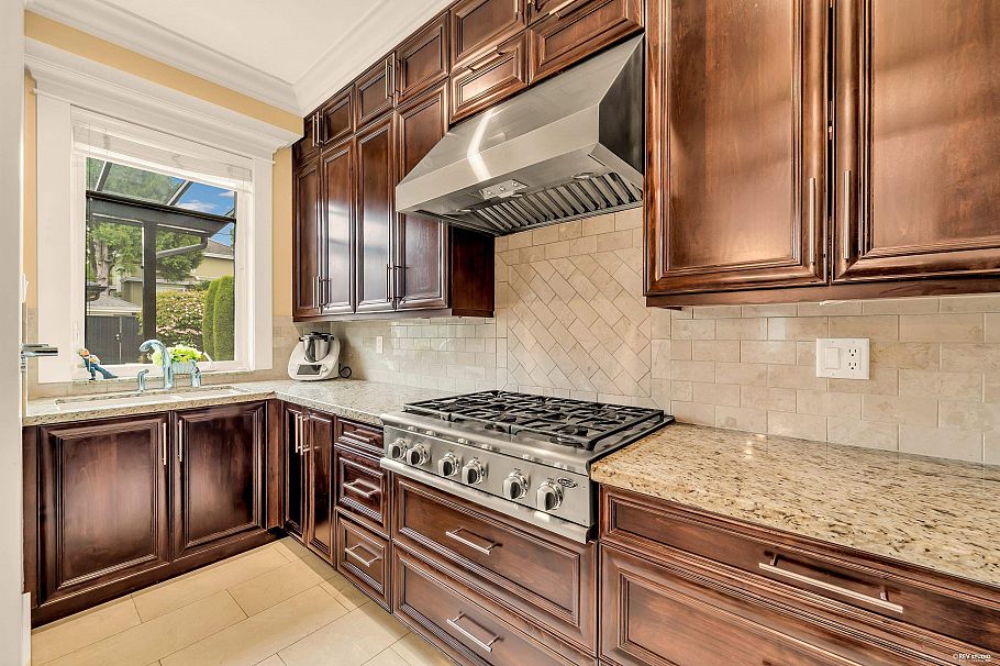 2375 W 20th Avenue Vancouver, BC - 16