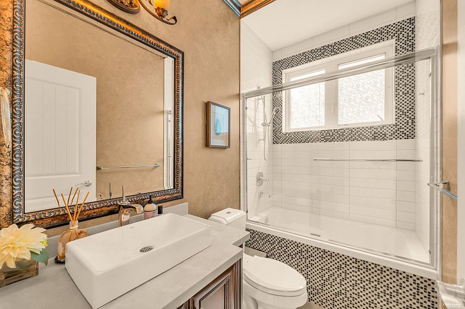 2375 W 20th Avenue Vancouver, BC - 19