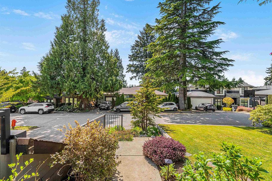 938 Beaumont Drive North Vancouver, BC - 32