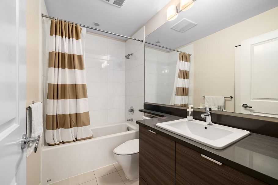 515 2665 Mountain Highway North Vancouver, BC - 17